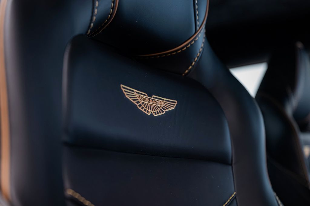 Aston Martin DBS 2020