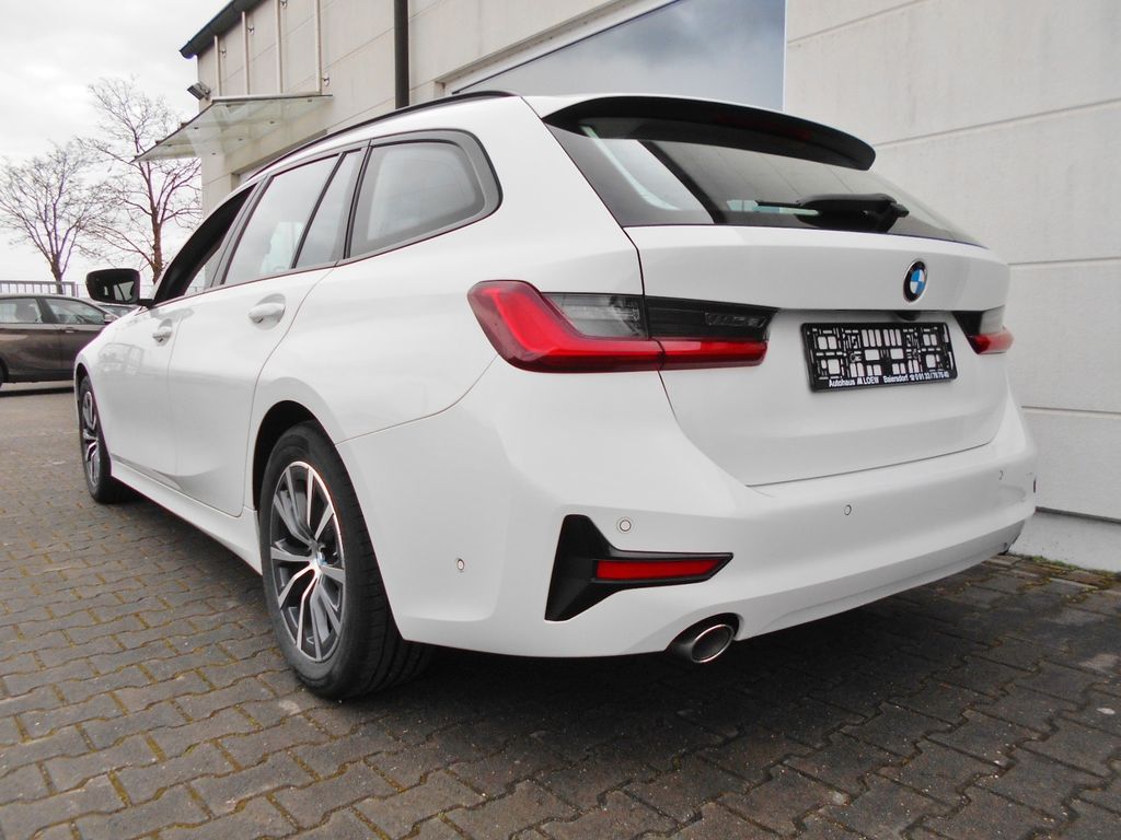 BMW 318 2021