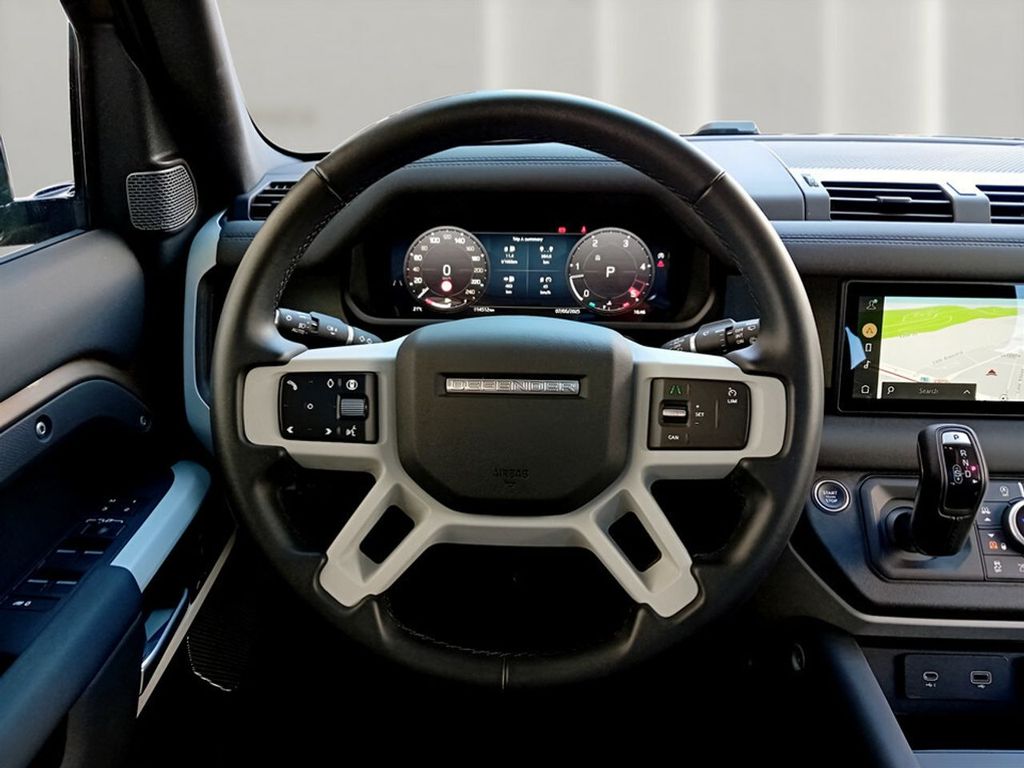 Land Rover Defender 2024