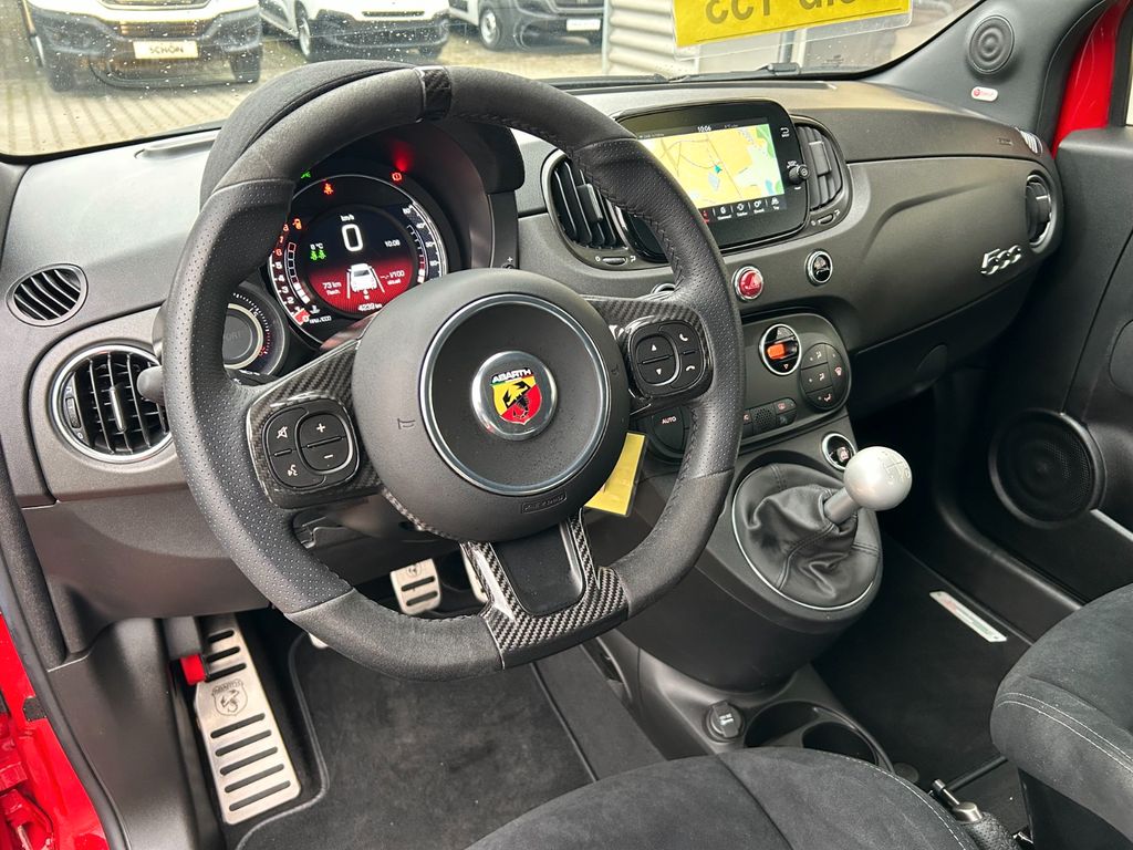 Abarth 695 2024