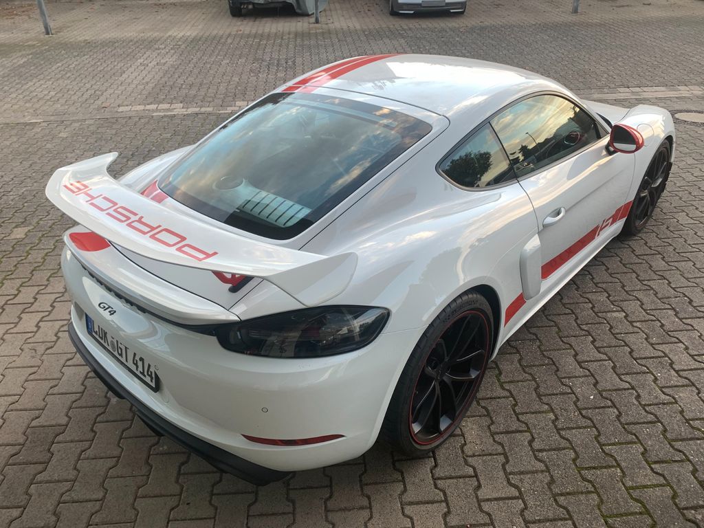 Porsche Cayman 2020