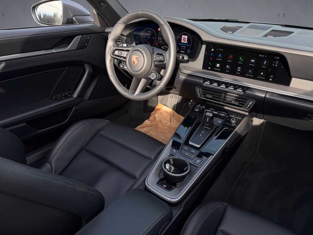 Porsche 992 2025