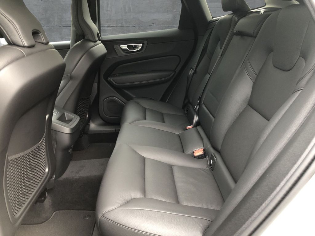 Volvo XC60 2025
