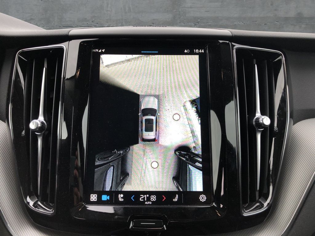 Volvo XC60 2025