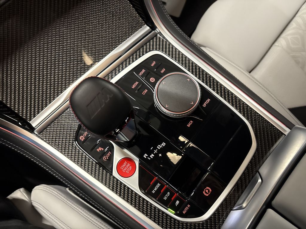 BMW M8 2022