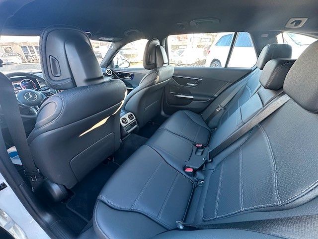 Mercedes-Benz C 200 2025