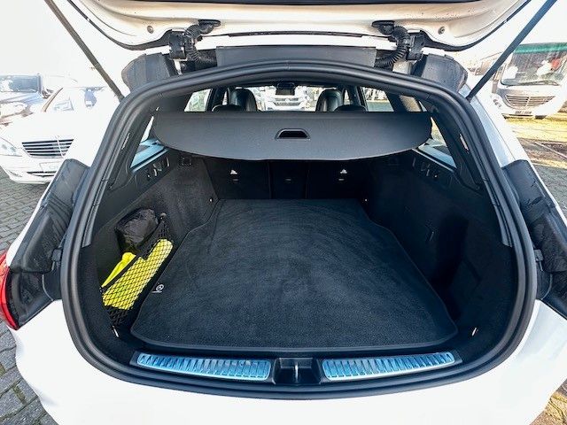 Mercedes-Benz C 200 2025