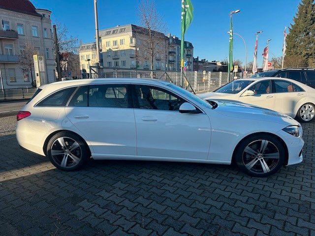 Mercedes-Benz C 200 2025