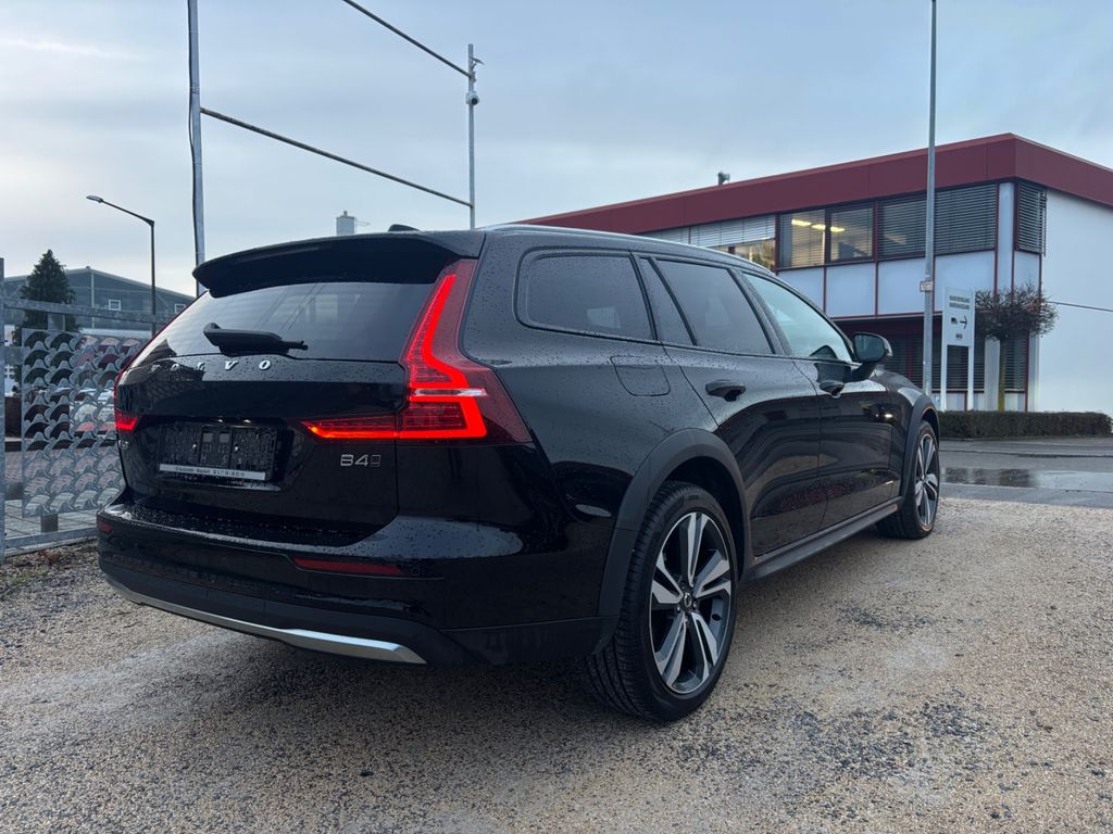 Volvo V60 2022