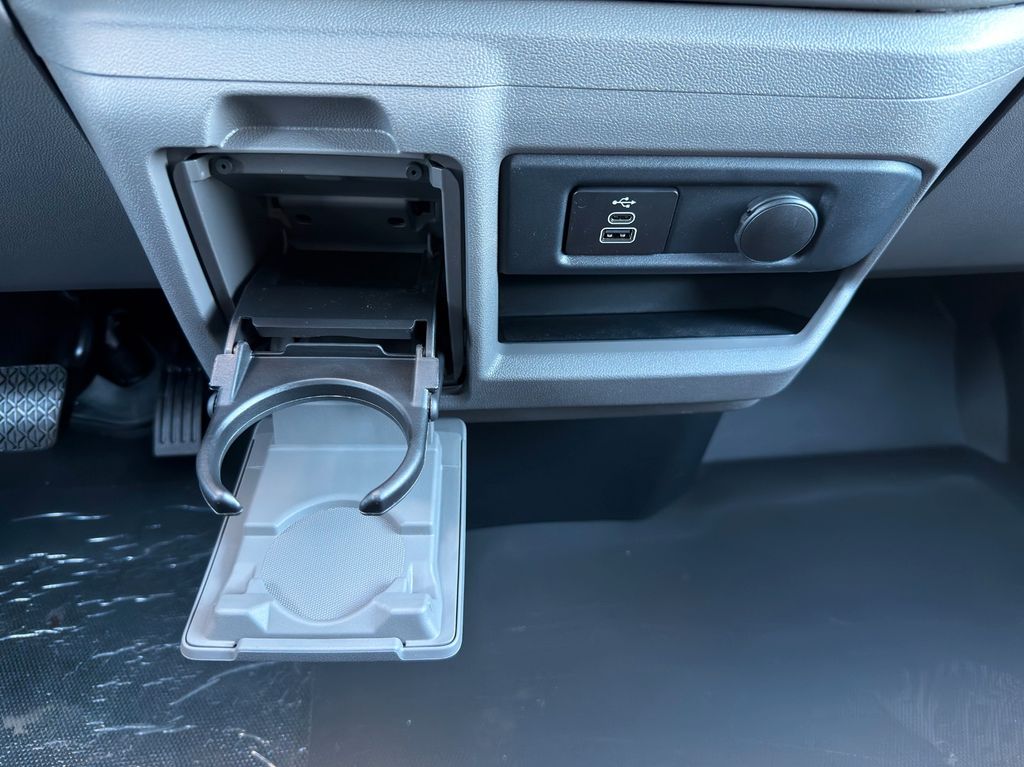 Volkswagen T7 Transporter 2025