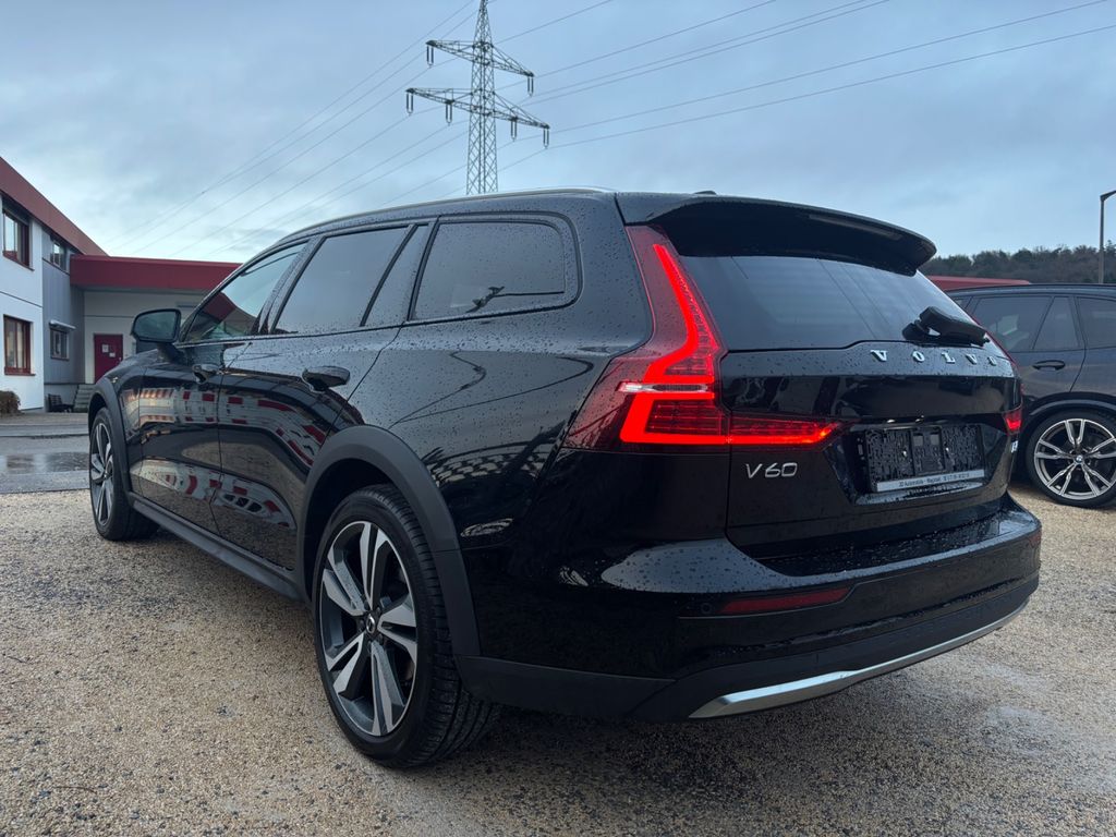 Volvo V60 2022