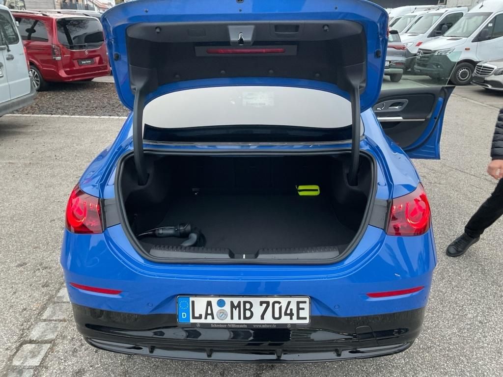 Mercedes-Benz CLA 350 2025