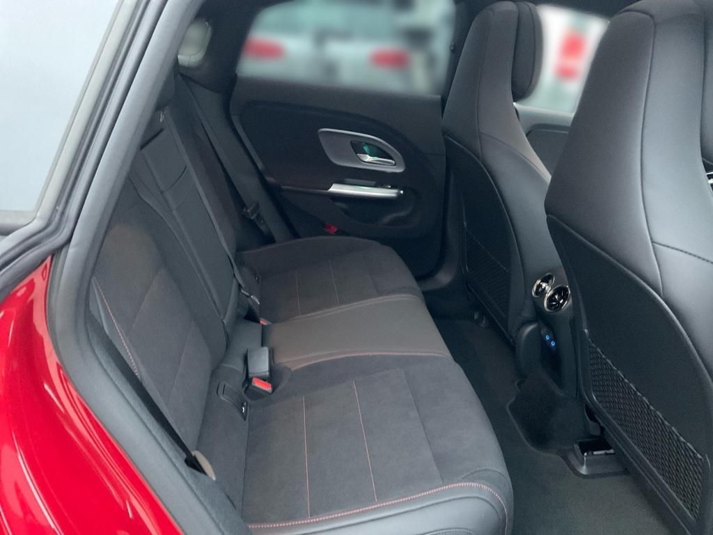 Mercedes-Benz CLA 350 2025