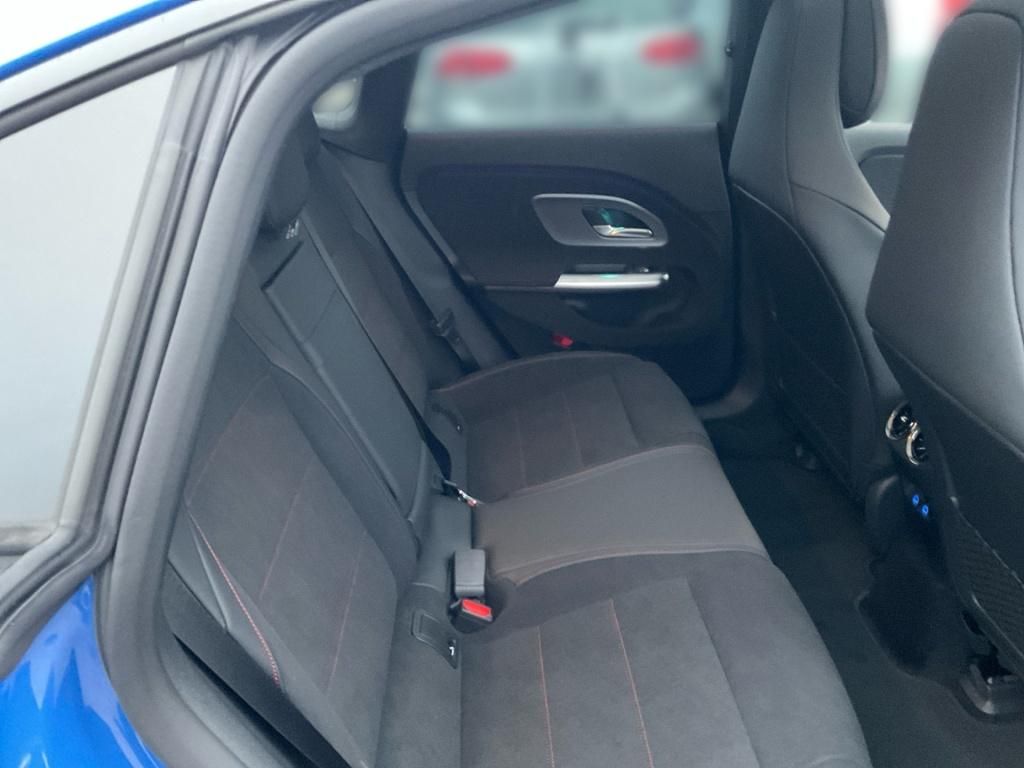 Mercedes-Benz CLA 350 2025