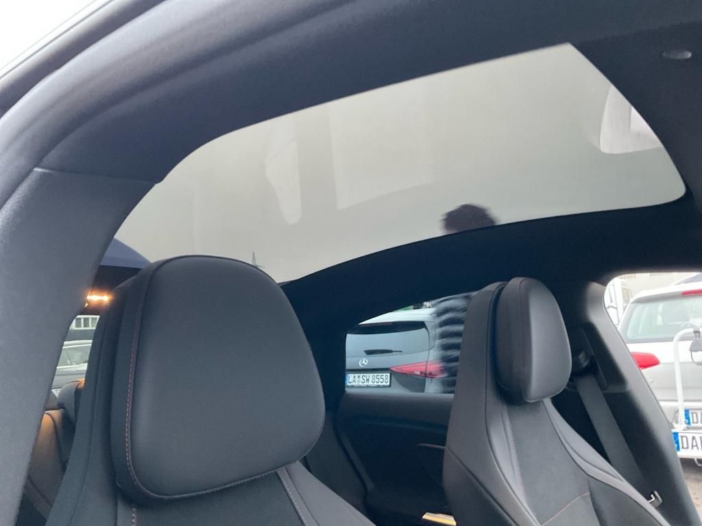 Mercedes-Benz CLA 350 2025