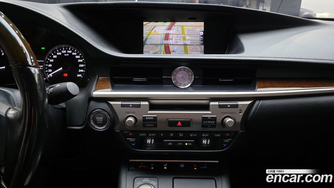 Lexus ES 2015