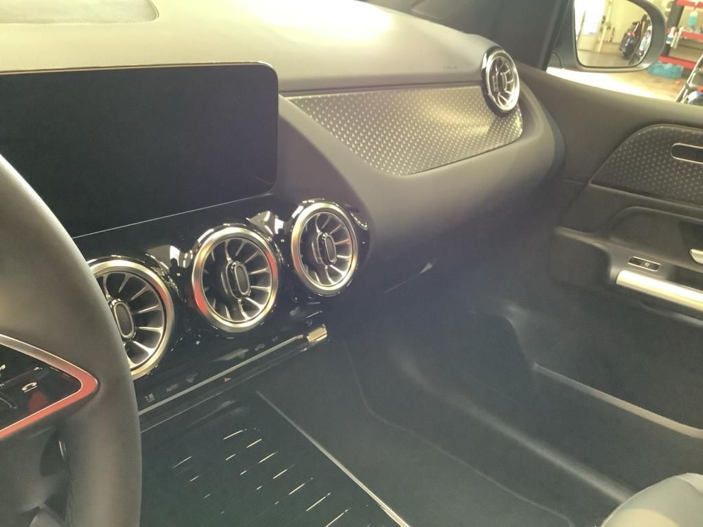 Mercedes-Benz B 200 2025
