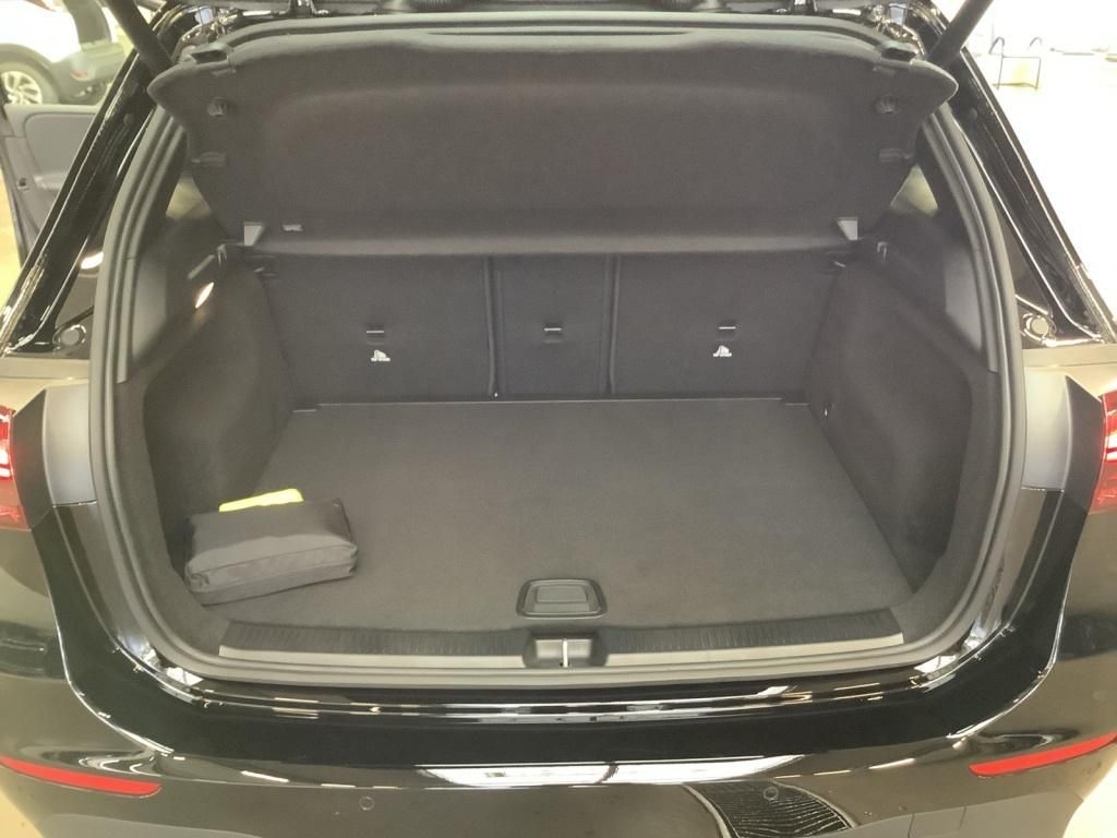 Mercedes-Benz B 200 2025