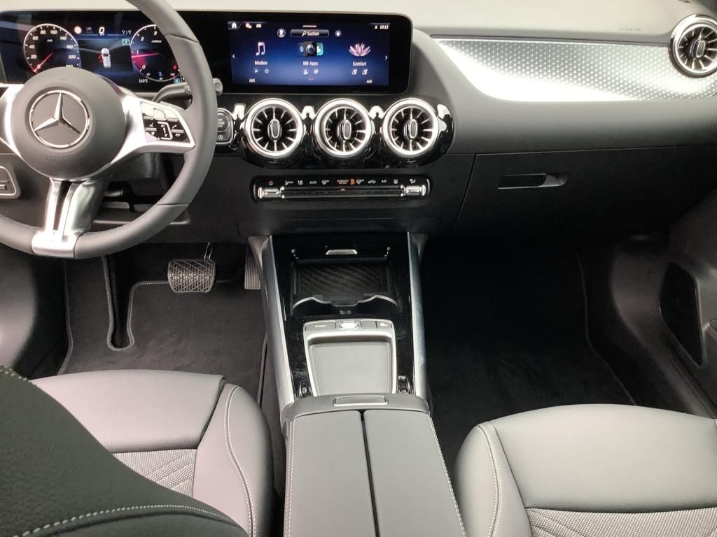 Mercedes-Benz B 200 2025