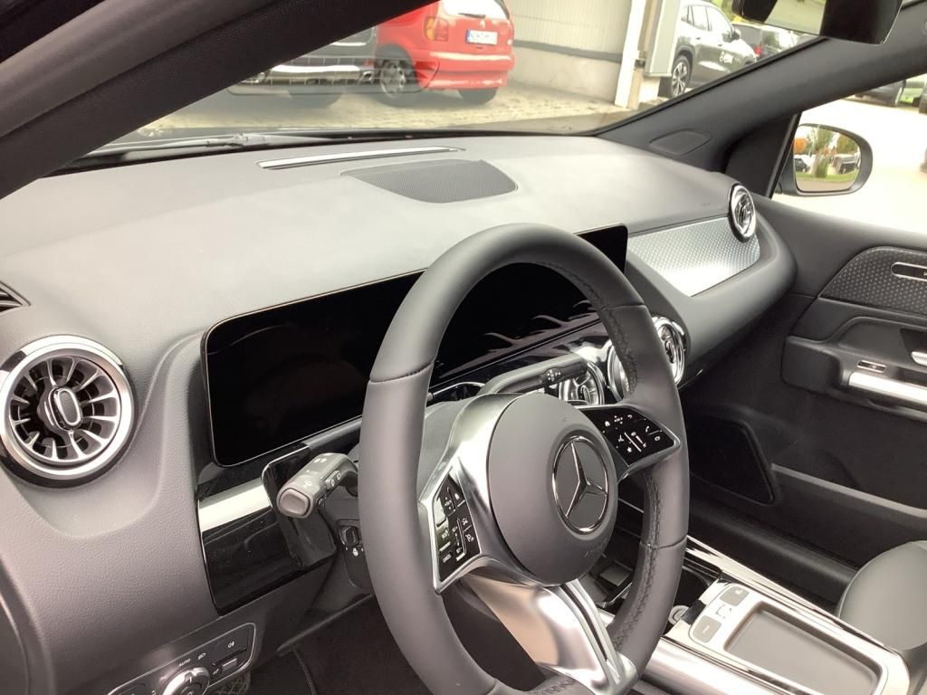 Mercedes-Benz B 200 2025