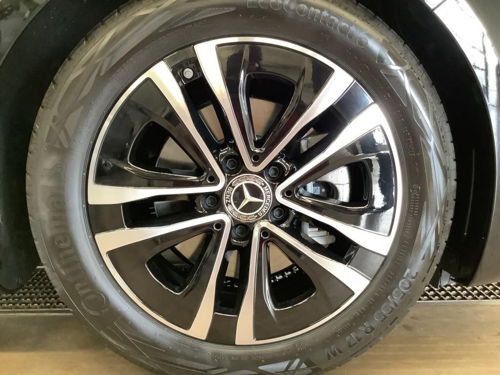 Mercedes-Benz B 200 2025