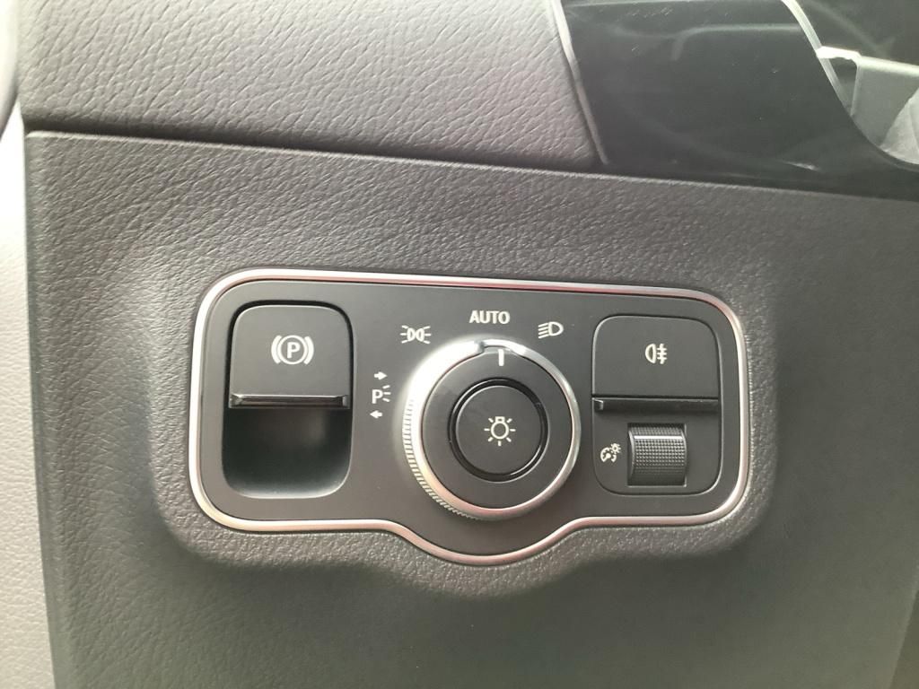 Mercedes-Benz B 200 2025