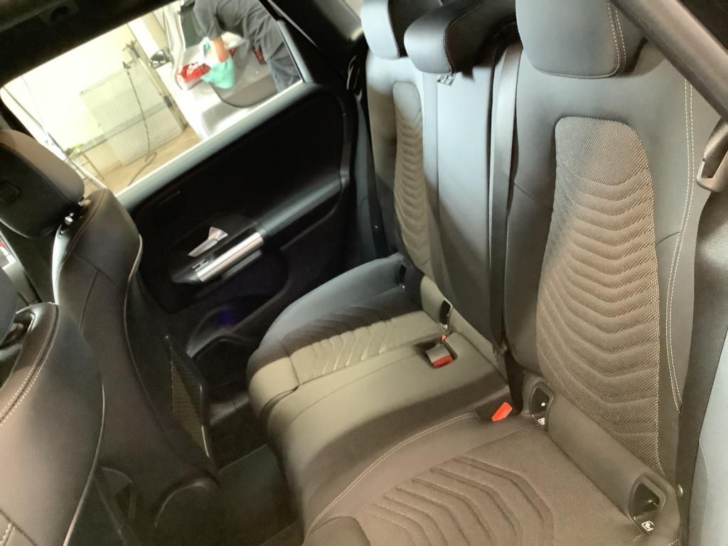 Mercedes-Benz B 200 2025