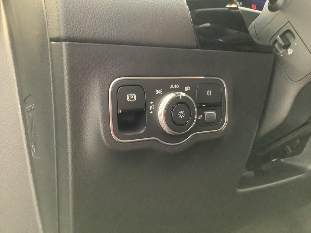 Mercedes-Benz B 200 2025