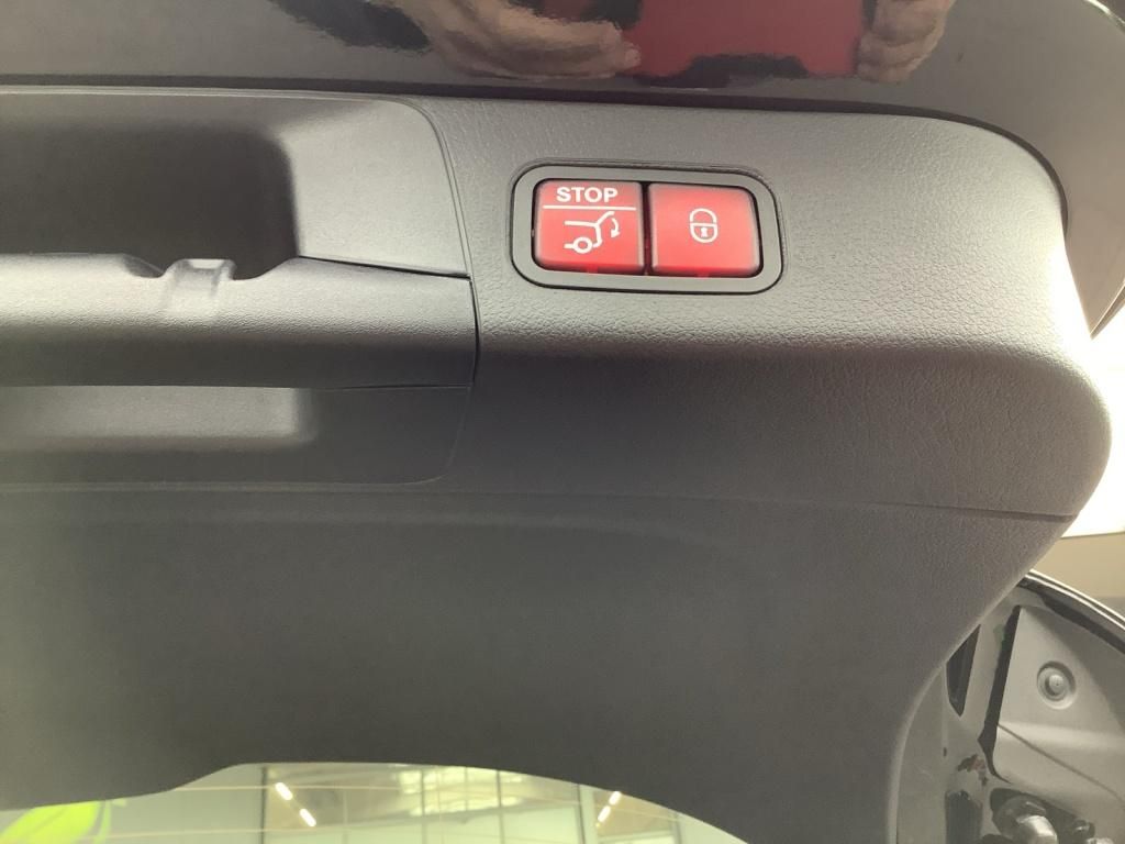 Mercedes-Benz B 200 2025