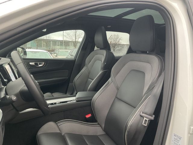 Volvo XC60 2024