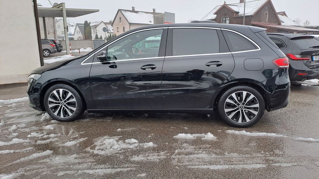 Mercedes-Benz B 180 2022