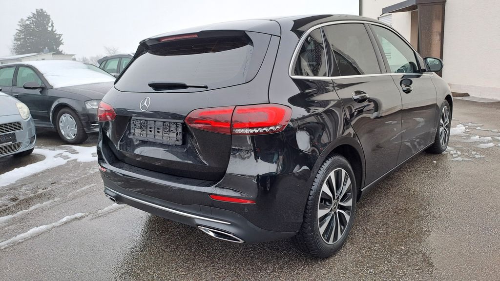 Mercedes-Benz B 180 2022