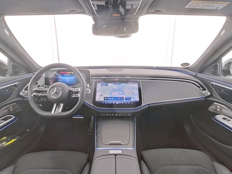 Mercedes-Benz E 300 2025