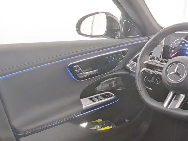Mercedes-Benz E 300 2025