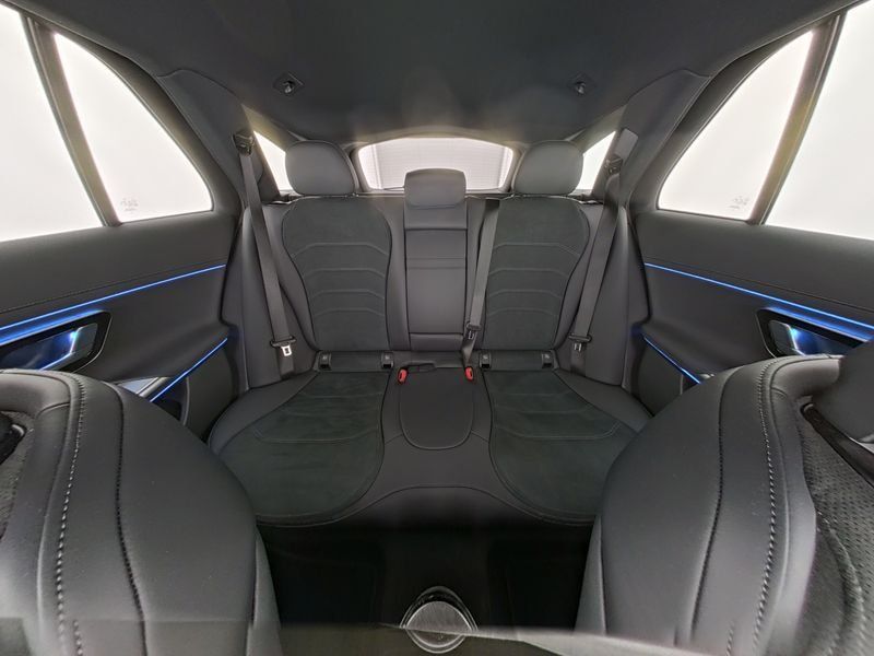 Mercedes-Benz E 300 2025