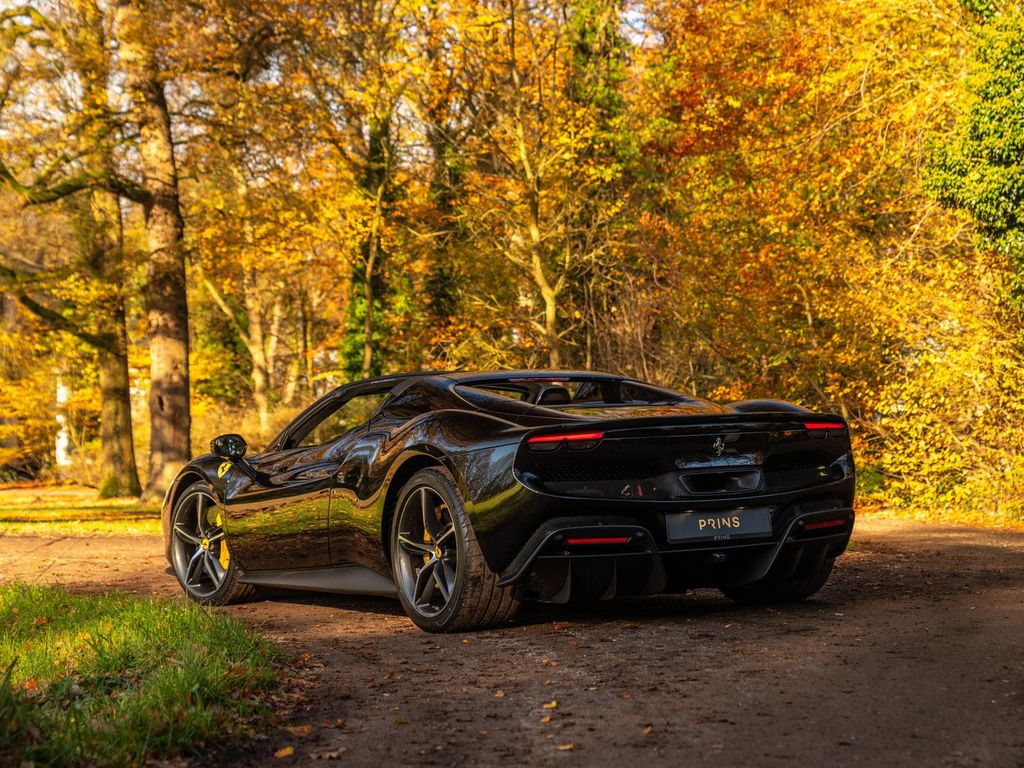 Ferrari 296 GTS 2024
