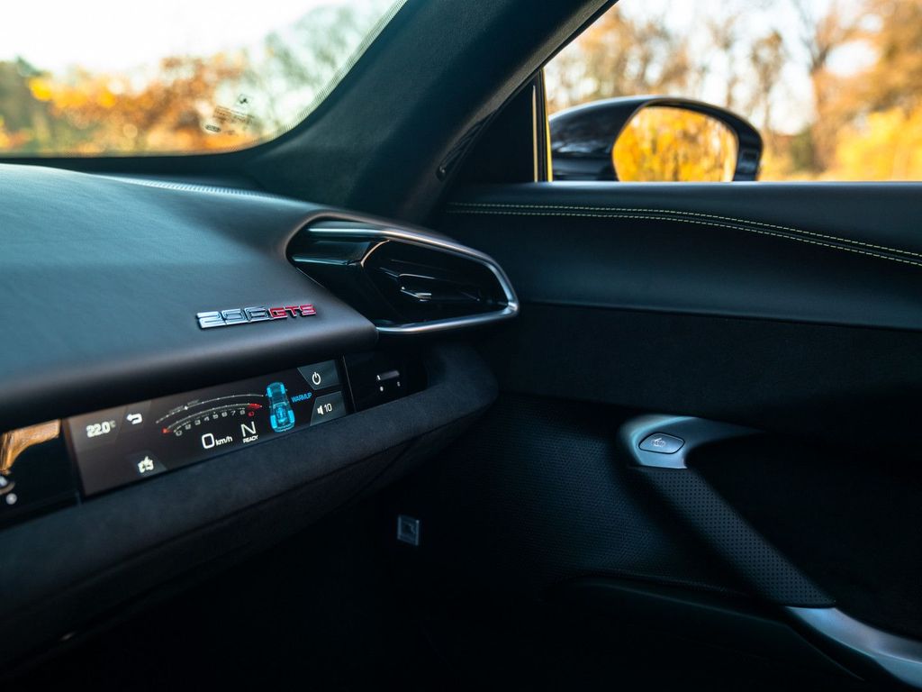 Ferrari 296 GTS 2024