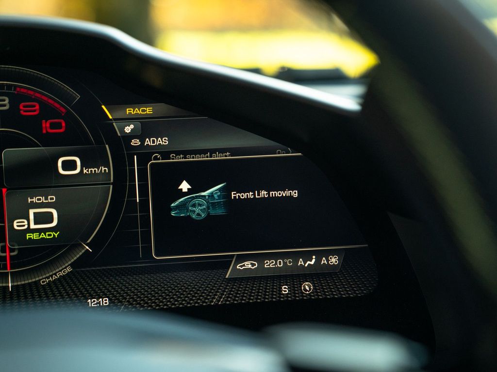 Ferrari 296 GTS 2024