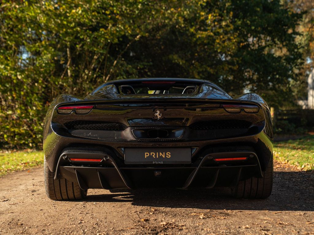 Ferrari 296 GTS 2024