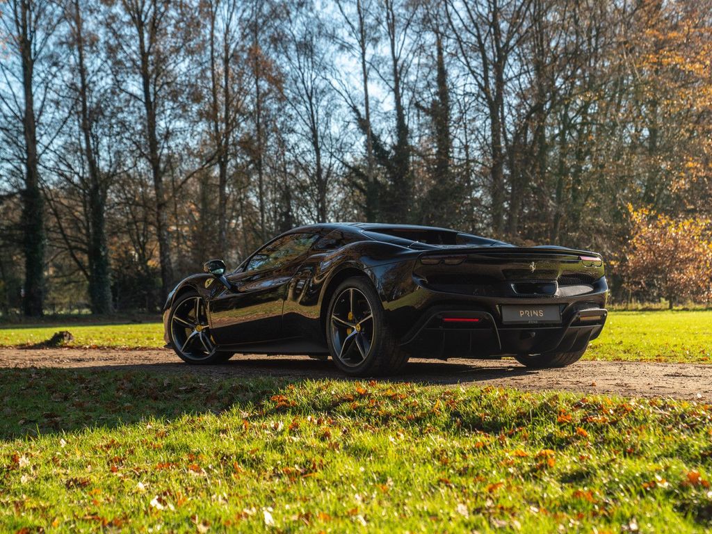 Ferrari 296 GTS 2024