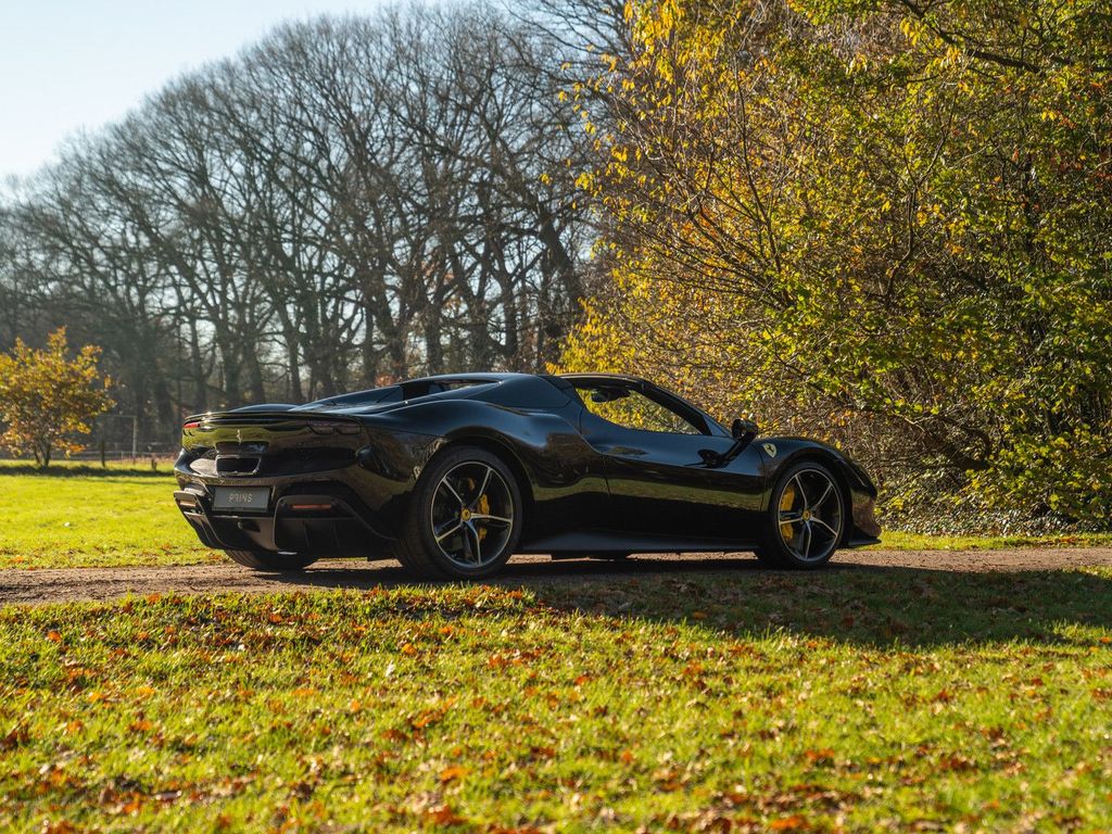 Ferrari 296 GTS 2024
