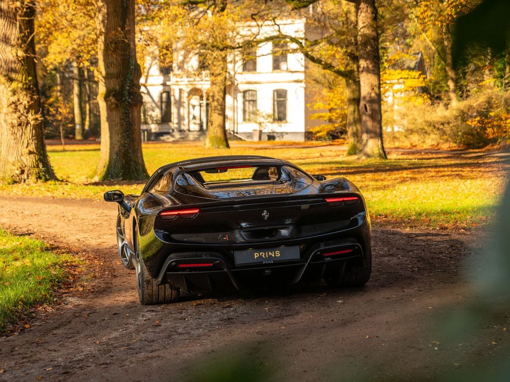 Ferrari 296 GTS 2024