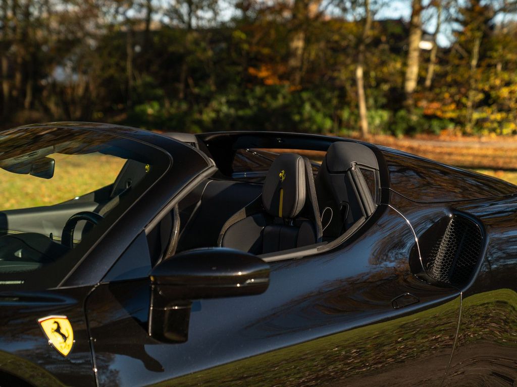 Ferrari 296 GTS 2024