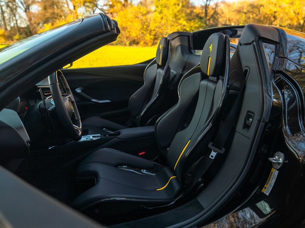 Ferrari 296 GTS 2024