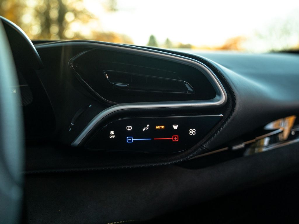 Ferrari 296 GTS 2024