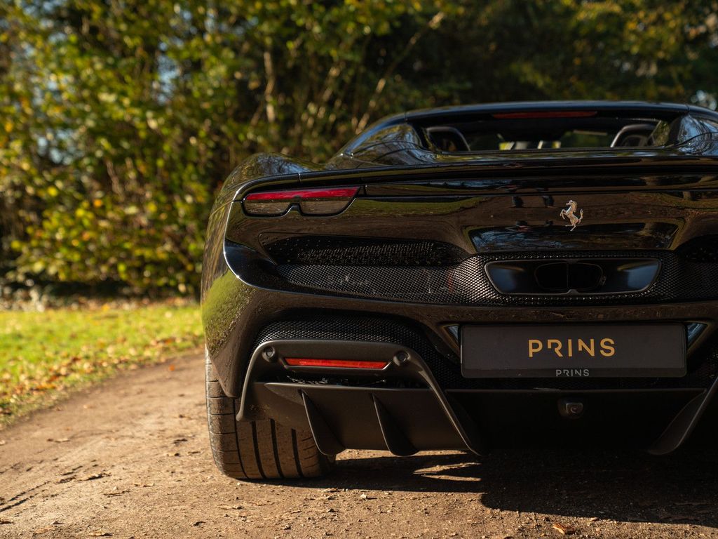 Ferrari 296 GTS 2024