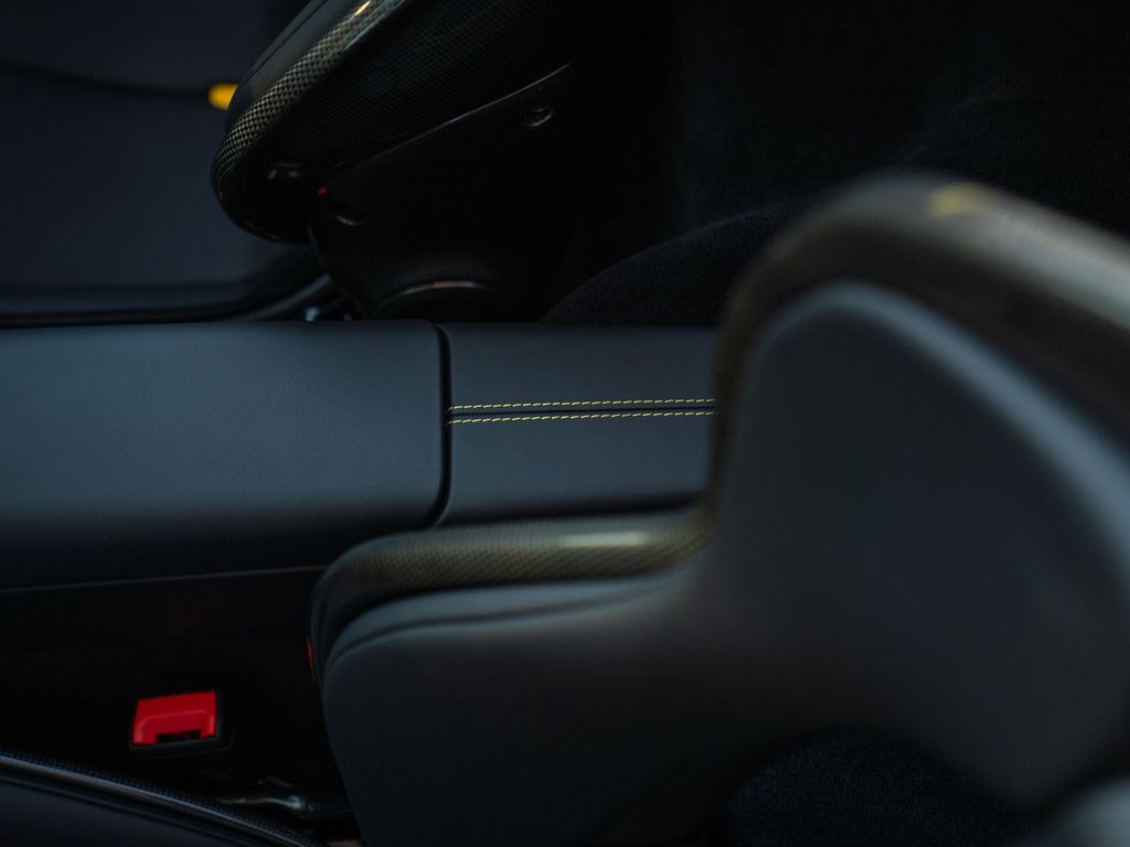 Ferrari 296 GTS 2024