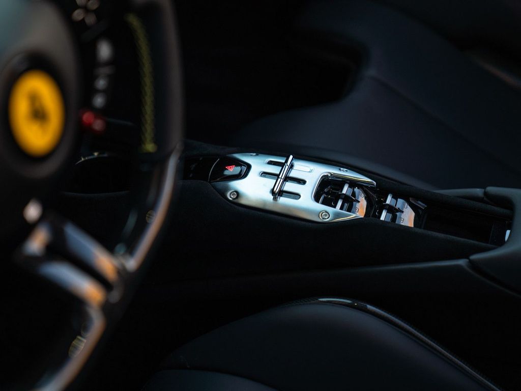 Ferrari 296 GTS 2024