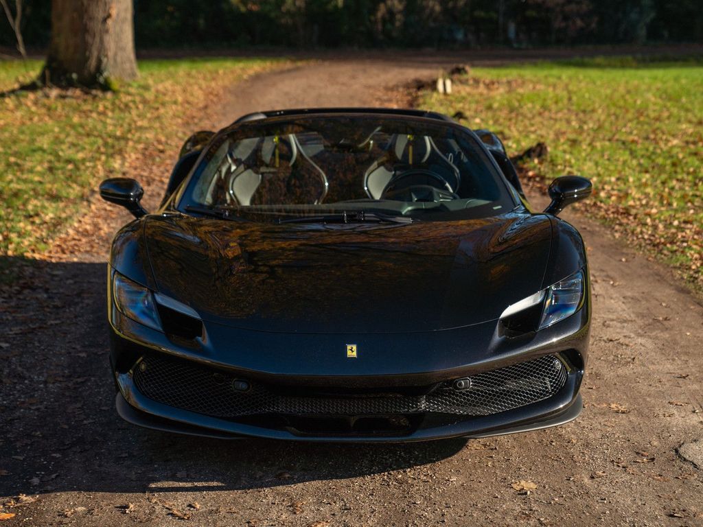 Ferrari 296 GTS 2024