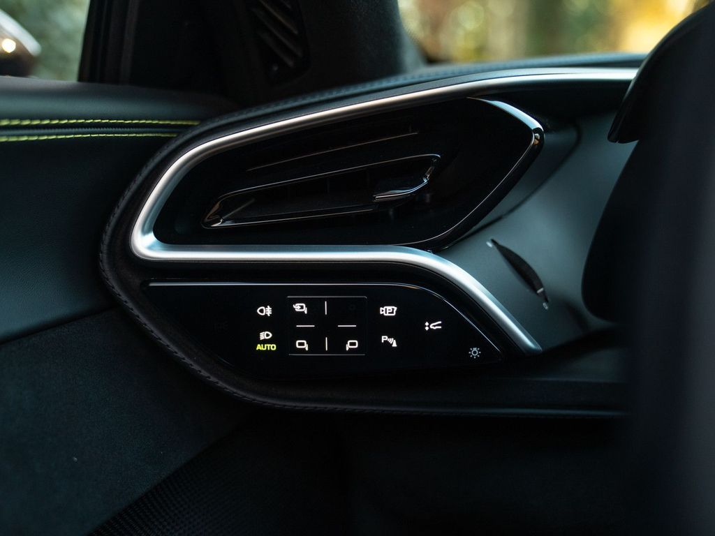 Ferrari 296 GTS 2024